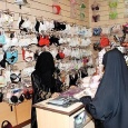 عمل السعوديات كبائعات يفتح أبواب التغيير الاجتماعي