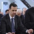 الأسد يصلي في مسجد في قلب العاصمة