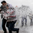 العاصفة الثلجية تلاحق اللاجئين السوريين