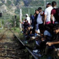 موجة من المهاجرين تجتاح حدود مقدونيا