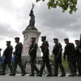فرنسا: بعد قمع المتظاهرين رجال الشرطة ينظمون مظاهرات