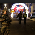 إرهابي يفتح النار في سوق عيد الميلاد: مقتل ٣ وجرح العديد