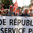 فرنسا: الموظفون إلى الشارع لحاقاً بالسترات الصفراء