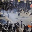 ٣٥ جريحاً في اشتباكات بين المحتجين في ساحة التغيير في صنعاء