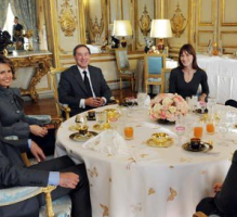 ساركوزي والأسد: ضحك وقهقهة في الإليزيه