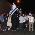 يهود يجتمعون في  باحات الأقصى لإحياء 