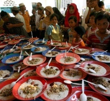 إفطار رمضاني في أندونيسيا