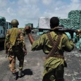 سفن حربية كينية تقصف ميناء كيسمايو بجنوب الصومال