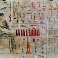 مصر: العثور على لوحة تعود لأكثر من 33 قرناً مرمية في الشارع