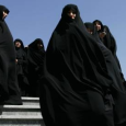 احترام الحجاب: هجمات بالأسيد على نساء في ايران