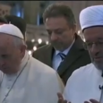 البابا فرنسيس يصلي في المسجد الأزرق