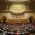 فرنسا: سحب بند اسقاط الجنسية من التعديل الدستوري