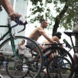 مكسيكو: شبه عراة على دراجات