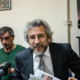 صحفي تركي يتحدى الحكومة