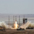إيران تطلق صاروخاً يحمل قمراً صناعياً