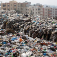 النفايات تخنق لبنان
