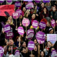 الشرطة التركية تفرق بالقوة  تظاهرة ضد  العنف بحق النساء