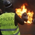 ثورة في فرنسا:  ٧٦ في المئة من المواطنين يؤيدون حركة السترات الصفراء