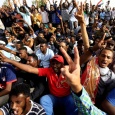 السودان:  ”شالو حرامي وجابوا حرامي، تسقط بس“. و“ثورة، ثورة“