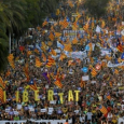 مئات آلاف في برشلونة يطالبون بالاستقلال