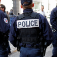 فرنسا: تجريد رجال شرطة من أسلحتهم بسبب شبهات تطرف