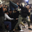 هونغ كونغ: مراكز التسوق هدف للتظاهرات للتأثير على عصب الاقتصاد