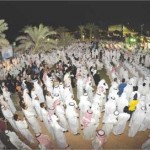 الكويتيون يطالبون بانتخابات مبكرة