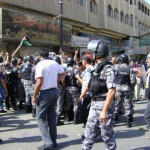 هجوم البلطجية يسمح للشرطة بالتدخل لتفريق المظاهرات
