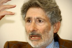PALESTINIAN INTELLECTUAL EDWARD SAID SPEAKS IN BEIRUT IN JUNE IN HIS LAST TRIP TO LEBANON.