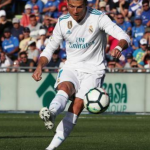 رونالدو ينقذ ريال مدريد وسواريز ينقذ برشلونة